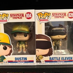 Funko Pop! Vinyl Stranger Things - Dustin #804 & Battle Eleven #826 Figures